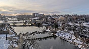 Weather camera view of City of Elgin.