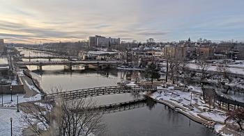 Weather camera view of City of Elgin.