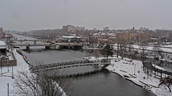 Weather camera view of City of Elgin.
