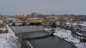 Weather camera view of City of Elgin.