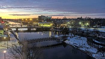 Weather camera view of City of Elgin.