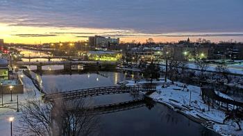 Weather camera view of City of Elgin.