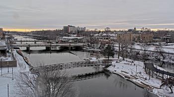 Weather camera view of City of Elgin.