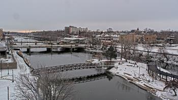 Weather camera view of City of Elgin.