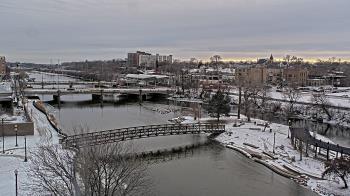 Weather camera view of City of Elgin.