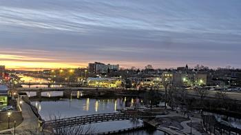 Weather camera view of City of Elgin.