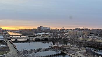 Weather camera view of City of Elgin.