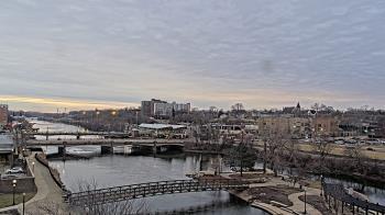 Weather camera view of City of Elgin.