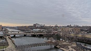 Weather camera view of City of Elgin.