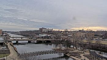 Weather camera view of City of Elgin.