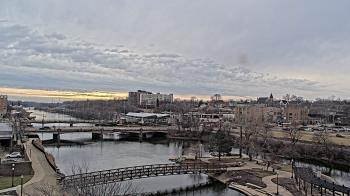Weather camera view of City of Elgin.
