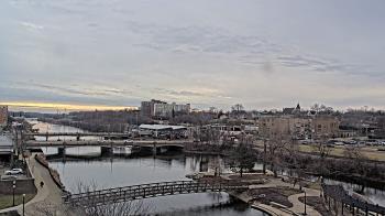Weather camera view of City of Elgin.
