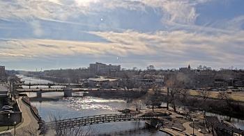Weather camera view of City of Elgin.