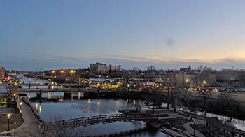 Weather camera view of City of Elgin.