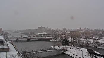 Weather camera view of City of Elgin.