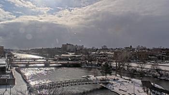 Weather camera view of City of Elgin.