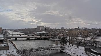 Weather camera view of City of Elgin.