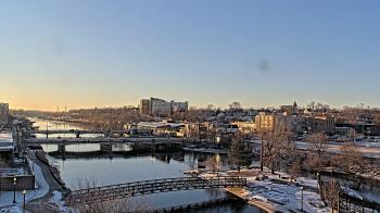 Weather camera view of City of Elgin.