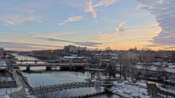 Weather camera view of City of Elgin.