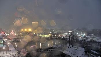 Weather camera view of City of Elgin.