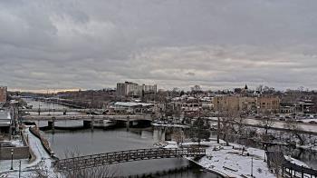 Weather camera view of City of Elgin.