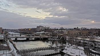 Weather camera view of City of Elgin.