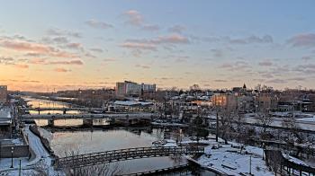 Weather camera view of City of Elgin.
