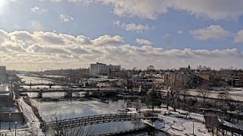 Weather camera view of City of Elgin.