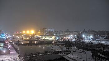 Weather camera view of City of Elgin.