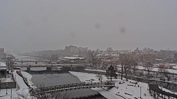 Weather camera view of City of Elgin.
