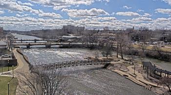 Weather camera view of City of Elgin.