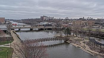 Weather camera view of City of Elgin.