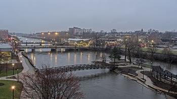 Weather camera view of City of Elgin.