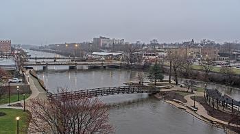 Weather camera view of City of Elgin.