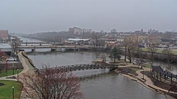 Weather camera view of City of Elgin.