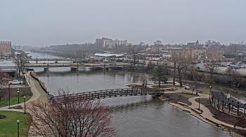Weather camera view of City of Elgin.
