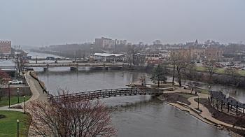 Weather camera view of City of Elgin.