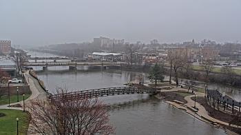 Weather camera view of City of Elgin.