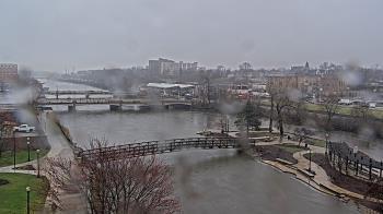Weather camera view of City of Elgin.