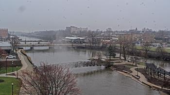 Weather camera view of City of Elgin.