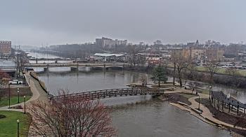 Weather camera view of City of Elgin.