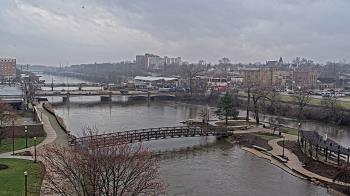 Weather camera view of City of Elgin.