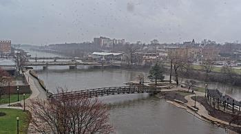 Weather camera view of City of Elgin.