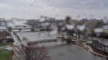 Weather camera view of City of Elgin.