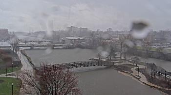 Weather camera view of City of Elgin.