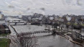 Weather camera view of City of Elgin.