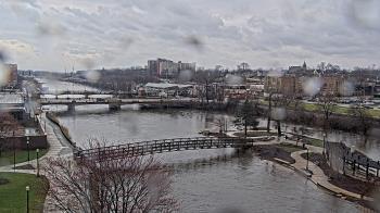 Weather camera view of City of Elgin.