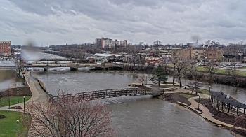 Weather camera view of City of Elgin.