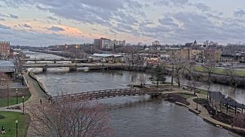 Weather camera view of City of Elgin.