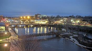 Weather camera view of City of Elgin.